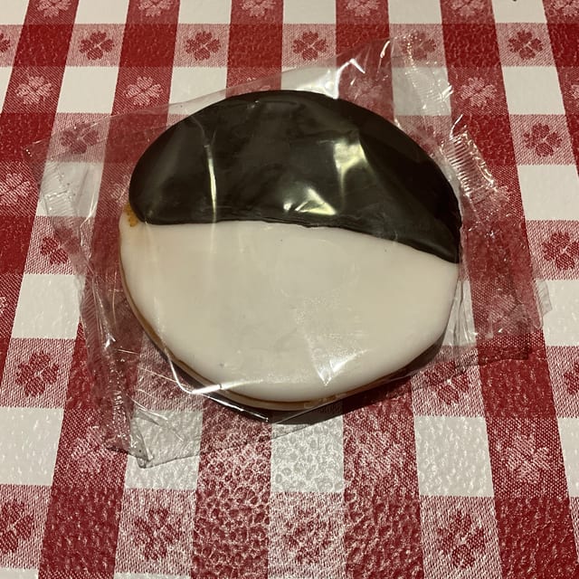 B&W Cookie.